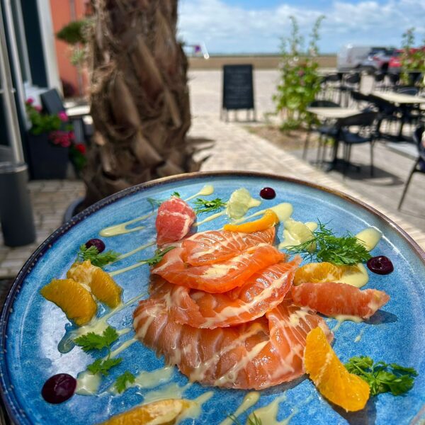 Entrée : Saumon gravlax Restaurant Le palm en bord de mer à Chatelaillon-Plage
