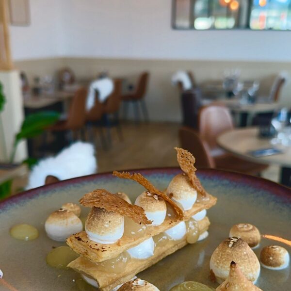 Tarte citron revisitée du restaurant montagnard Le Palm à Châtelaillon-Plage, près de La Rochelle.